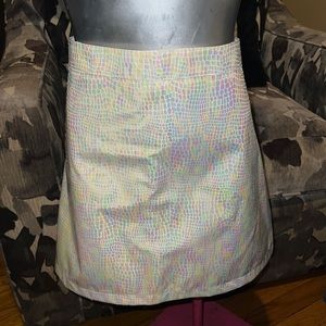 Leather like A line iridescent/white croc like print dolls kill mini skirt.